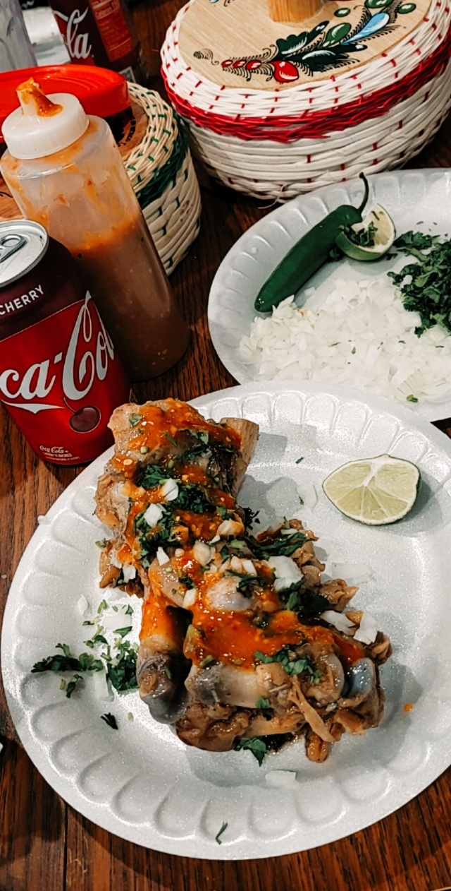 Carnitas El Flaco | restaurant | Richmond &, W 53rd St, Chicago, IL 60632, USA | 7739967722 OR +1 773-996-7722