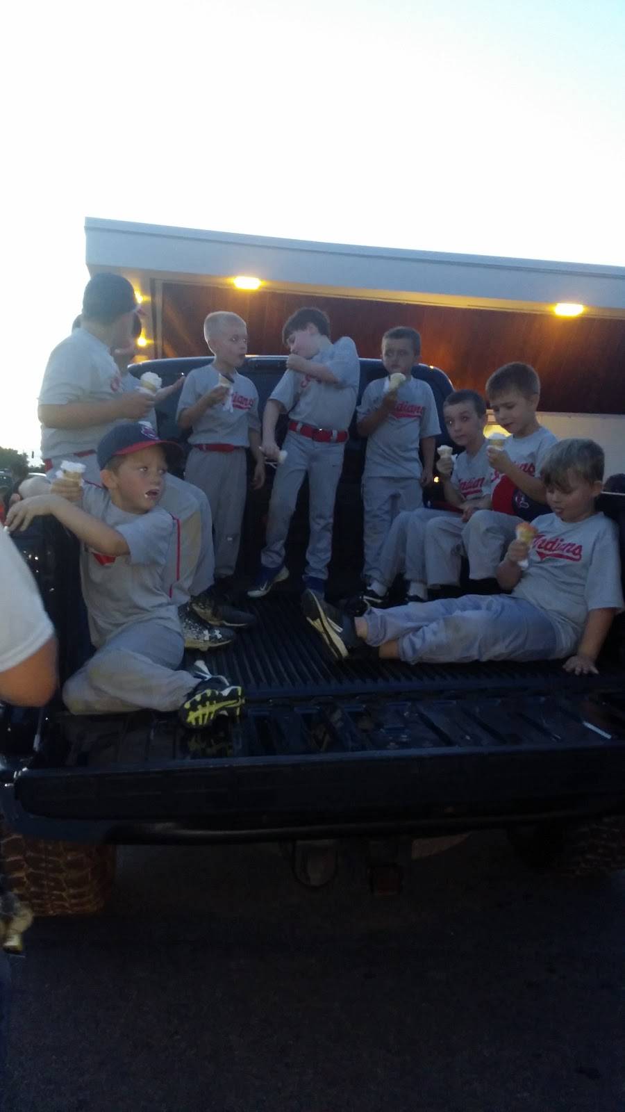 Twin | restaurant | 63 River Dr, Irvine, KY 40336, USA | 6067235623 OR +1 606-723-5623