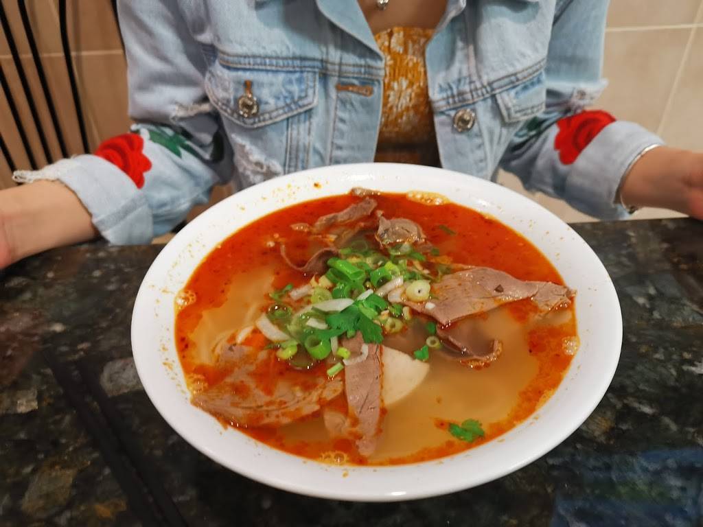 Pho Huong Trang | restaurant | 3366 Keele St, North York, ON M3M 2Y9, Canada | 4166381480 OR +1 416-638-1480