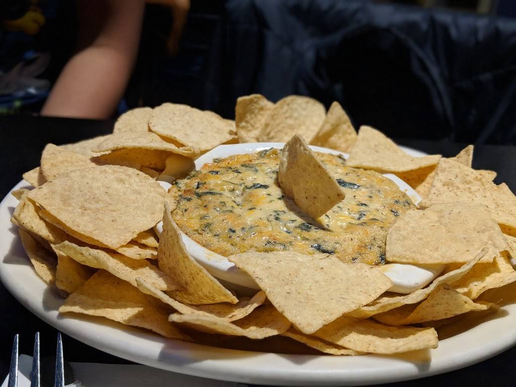 Lakeside Bar & Grille | restaurant | 97 Boston Turnpike, Shrewsbury, MA 01545, USA | 5084253543 OR +1 508-425-3543