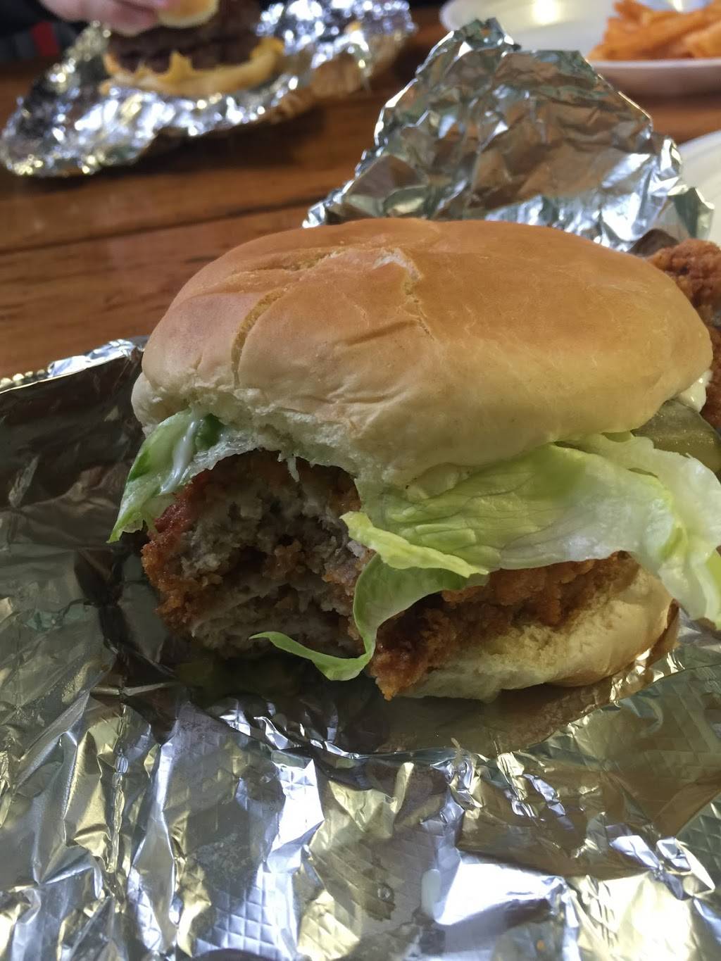 Shortys | restaurant | 601 Reeves Way, Columbus, IN 47201, USA | 8126037323 OR +1 812-603-7323