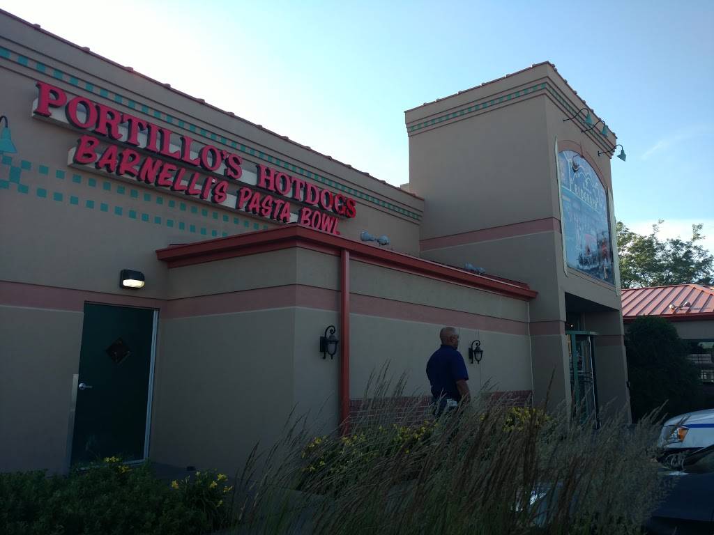 Portillos Hot Dogs | meal takeaway | 221 E Townline Rd, Vernon Hills, IL 60061, USA | 8473677290 OR +1 847-367-7290