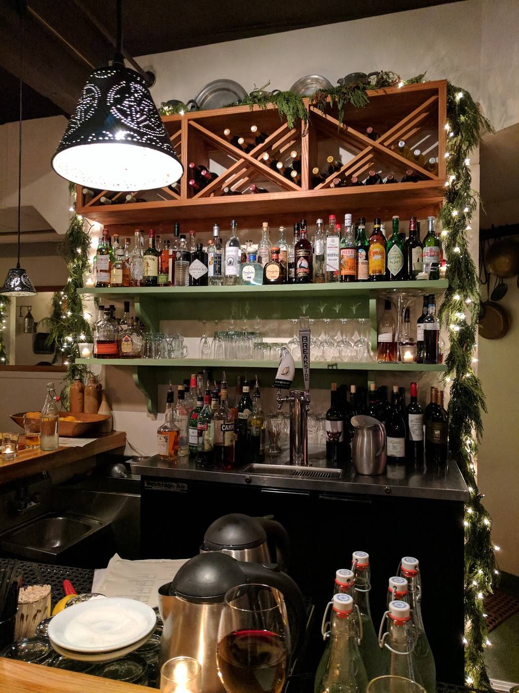 Pair | restaurant | 5501 30th Ave NE, Seattle, WA 98105, USA | 2065267655 OR +1 206-526-7655