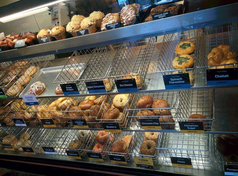 Einstein Bros. Bagels | cafe | 728 N Western Ave, Lake Forest, IL 60045, USA | 8476159888 OR +1 847-615-9888