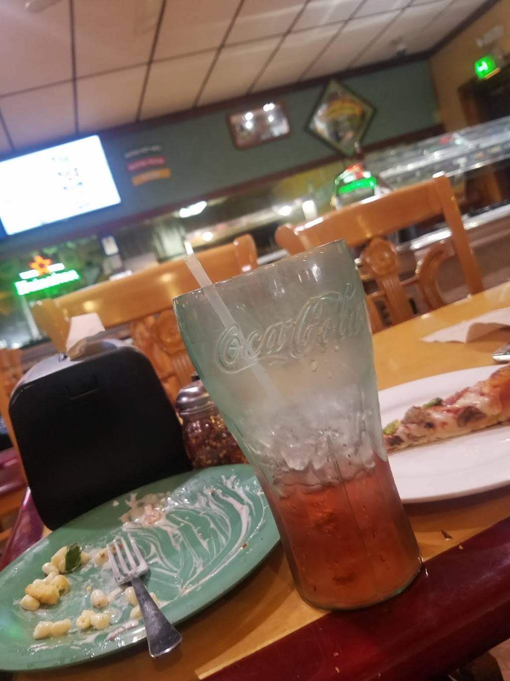 Straw Hat Pizza | meal delivery | 3228 N Tracy Blvd, Tracy, CA 95376, USA | 2098307777 OR +1 209-830-7777