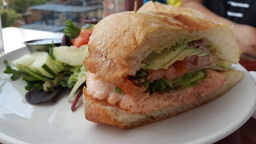 Melville Tavern | restaurant | 484 Washington St, Monterey, CA 93940, USA | 8316439525 OR +1 831-643-9525