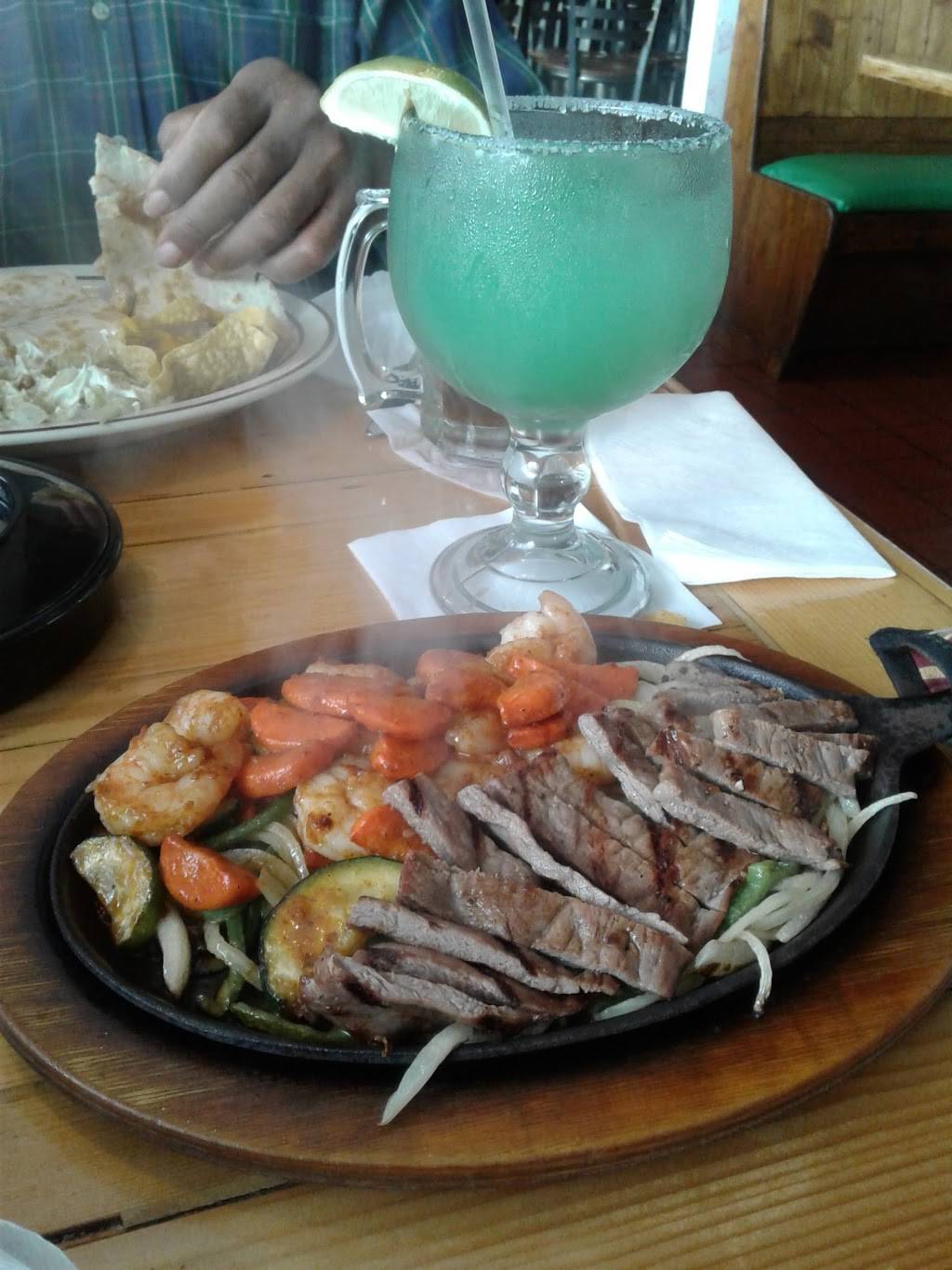 La Costa Mexican Restaurant | restaurant | 3617 Market St, Wilmington, NC 28403, USA | 9107729000 OR +1 910-772-9000