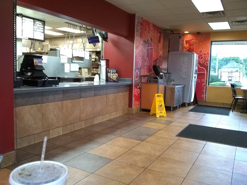 Jack in the Box | restaurant | 101 Homer M Adams Pkwy, Alton, IL 62002, USA | 6184629905 OR +1 618-462-9905