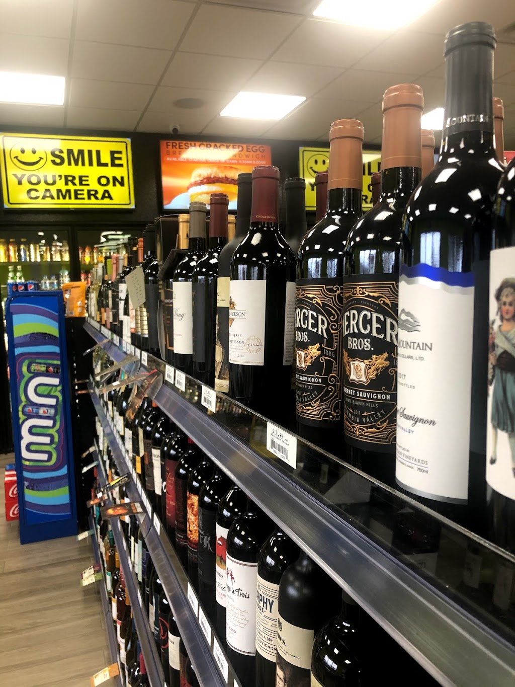 Fresh Hills Market | restaurant | 249 S Broadway, Wind Gap, PA 18091, USA | 6108637017 OR +1 610-863-7017