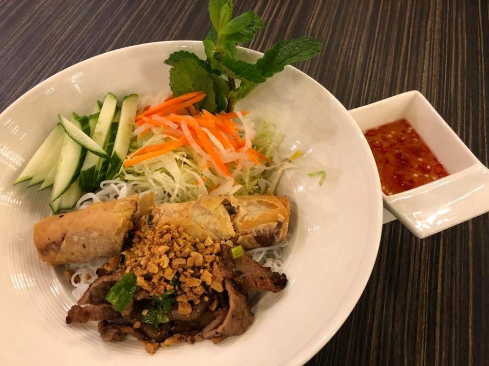 Pho Now | restaurant | 2561 St Clair Ave W #6, Toronto, ON M6N 4Z5, Canada | 4167608882 OR +1 416-760-8882
