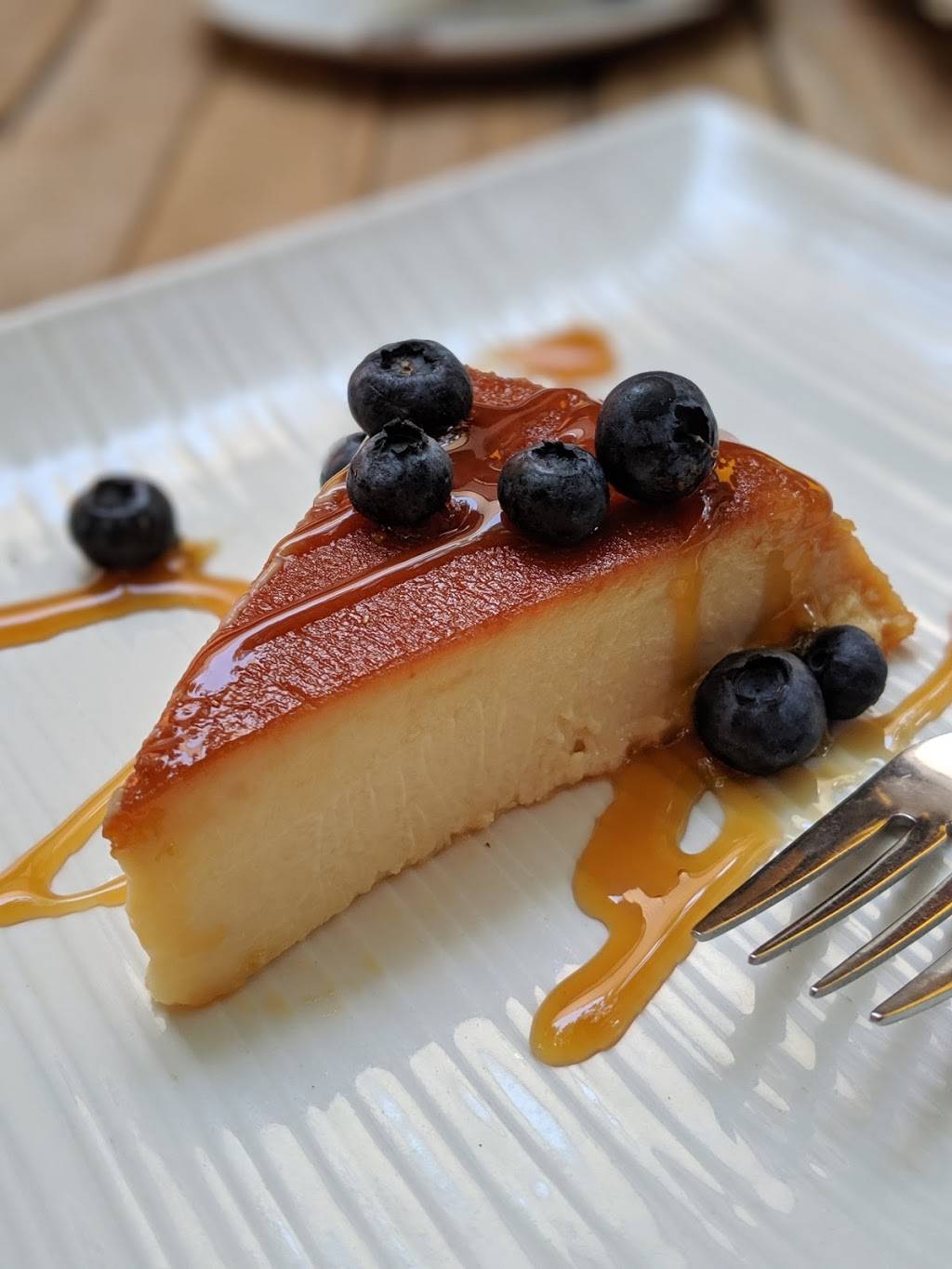 Mambo Lounge | restaurant | 120 Danforth Ave, Toronto, ON M4K 1N1, Canada | 4167787004 OR +1 416-778-7004