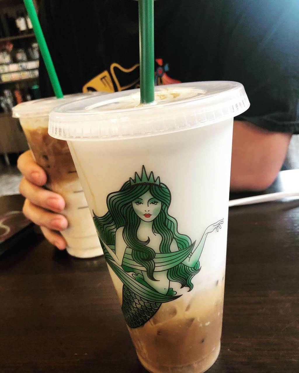 Starbucks | cafe | 6768 W 95th St, Oak Lawn, IL 60453, USA | 7084308903 OR +1 708-430-8903