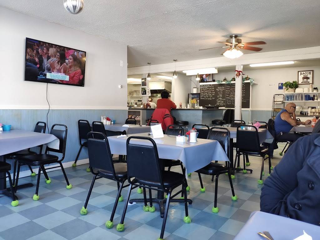 Webster Street Convenience and Diner | restaurant | 715 Webster St, Lewiston, ME 04240, USA | 2072412580 OR +1 207-241-2580