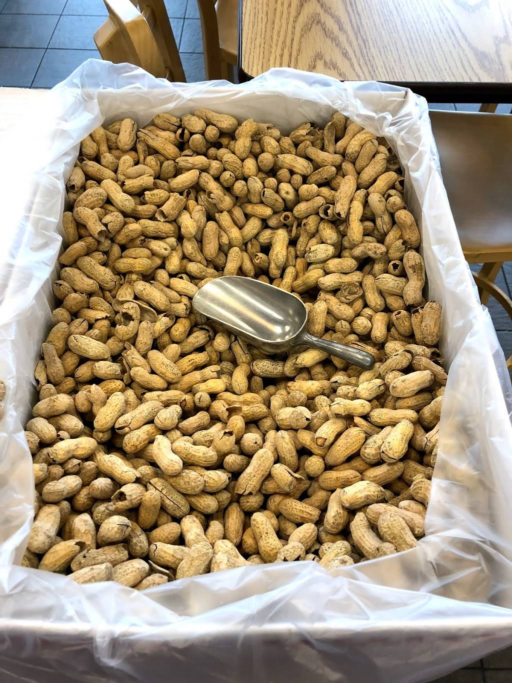 Five Guys | meal takeaway | 5411 Harvey St, Muskegon, MI 49444, USA | 2317983555 OR +1 231-798-3555