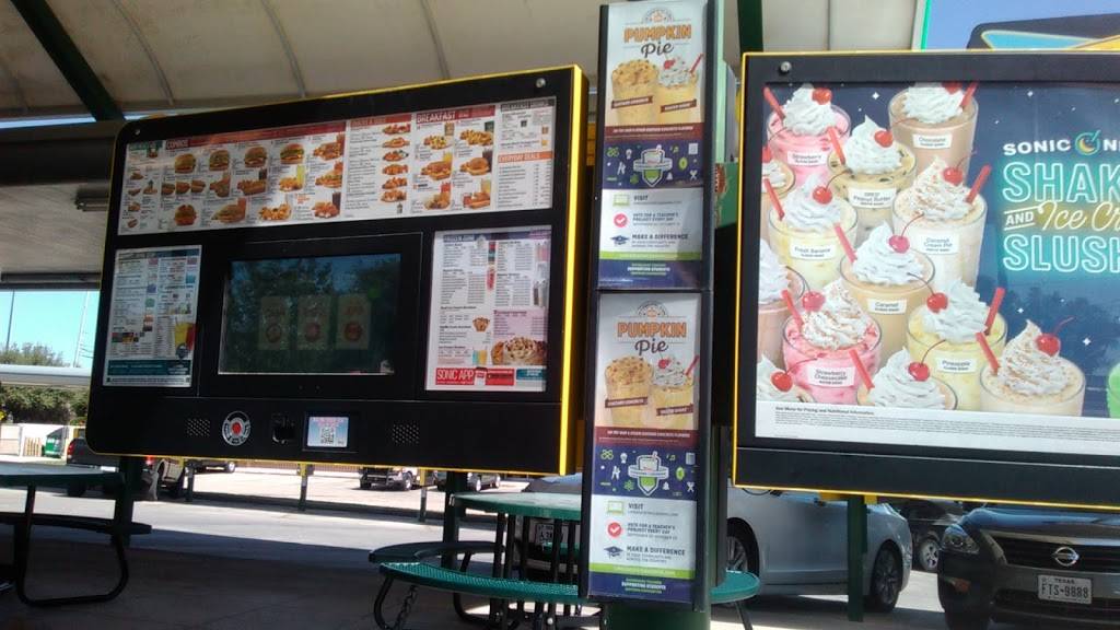 Sonic Drive-In | restaurant | 18535 Us Highway 281 N, San Antonio, TX 78258, USA | 2104946355 OR +1 210-494-6355