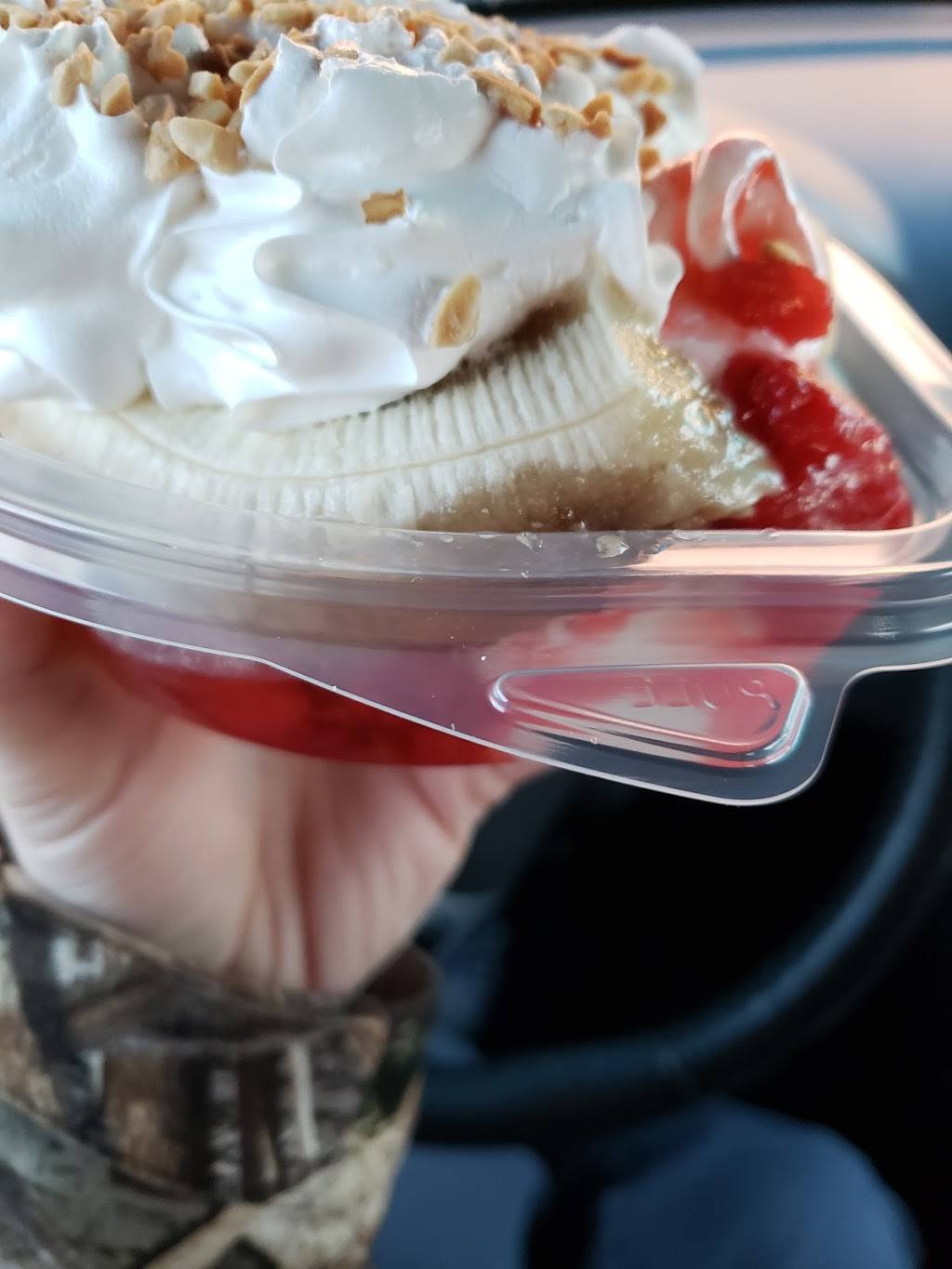 Dairy Queen Grill & Chill | restaurant | 1601 Sandy Hollow Rd, Rockford, IL 61109, USA | 8153983303 OR +1 815-398-3303