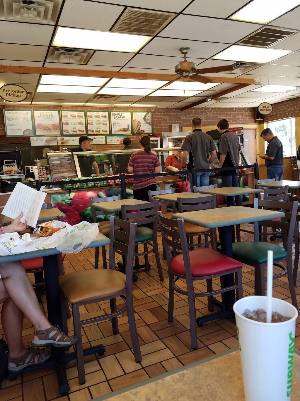 Subway | meal takeaway | 3245 S 10th St, Lincoln, NE 68502, USA | 4024219191 OR +1 402-421-9191