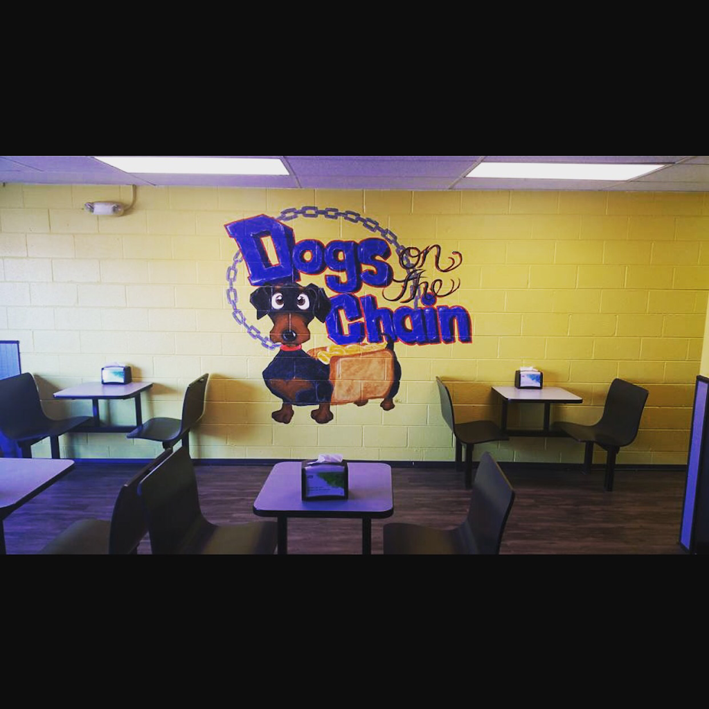 Dogs on the Chain | restaurant | 10 S US-12, Fox Lake, IL 60020, USA | 8476295108 OR +1 847-629-5108