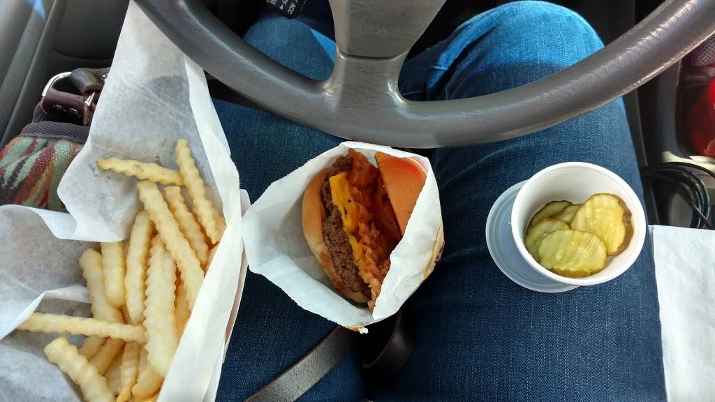 Wagners Drive-In | restaurant | 7000 W Broadway Ave, Brooklyn Park, MN 55428, USA | 7635338262 OR +1 763-533-8262