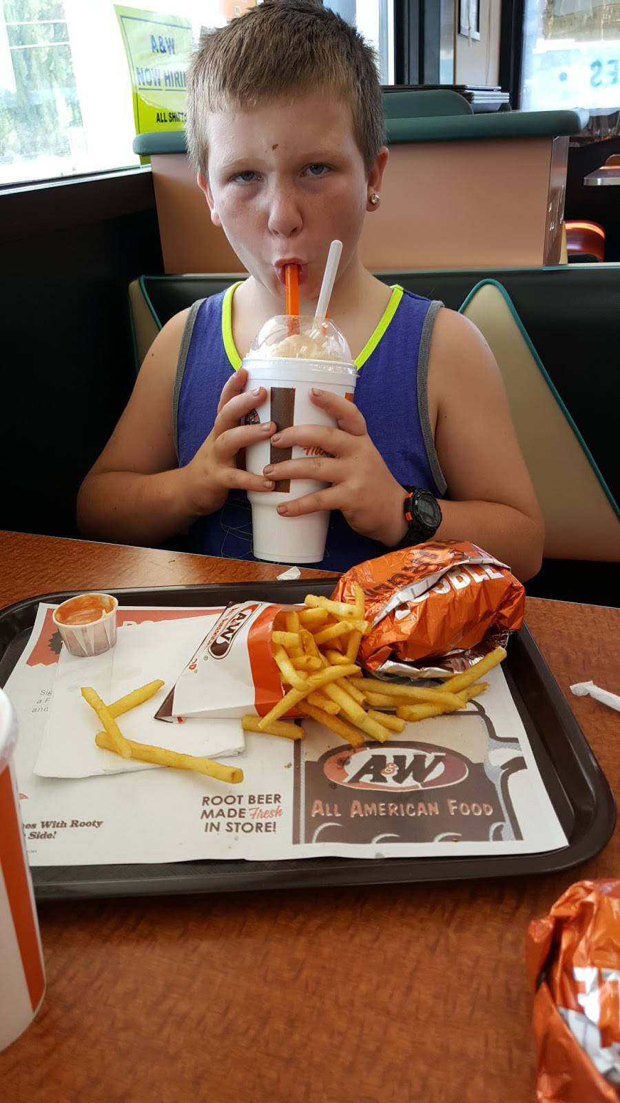 A&W Restaurant | restaurant | 811 Green Lake Rd, Princeton, WI 54968, USA | 9202953593 OR +1 920-295-3593