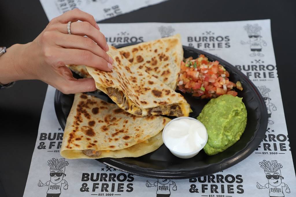 Burros & Fries Plaza Bonita | restaurant | 3030 Plaza Bonita Rd #2440, National City, CA 91950, USA | 6194700899 OR +1 619-470-0899