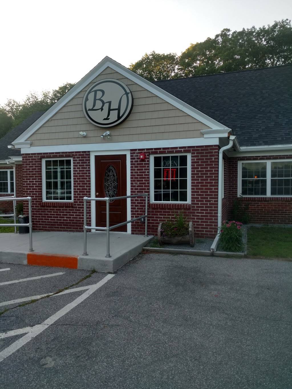 Brick House Family Restaurant | restaurant | 125 W Main St, Hillsboro, NH 03244, USA | 6036804146 OR +1 603-680-4146