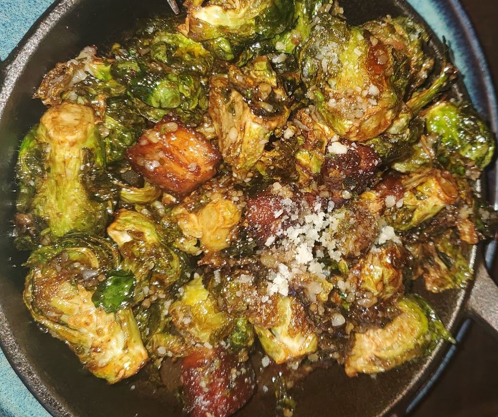 Chuck Lager Americas Tavern | restaurant | 2601 Navy Blvd, Glenview, IL 60026, USA | 2244350131 OR +1 224-435-0131