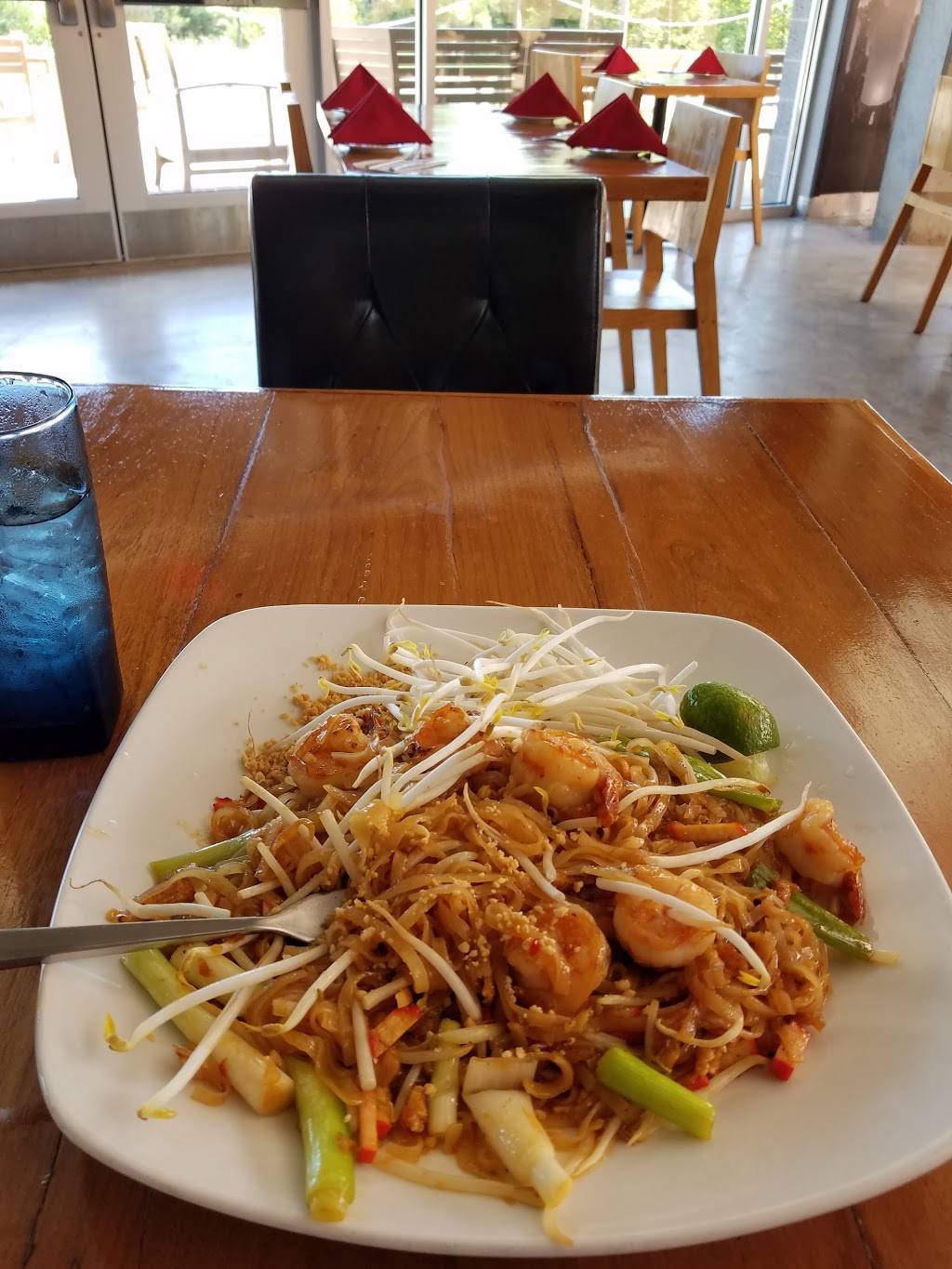 Mum Mum Restaurant | restaurant | 10945 George Mason Cir #135, Manassas, VA 20110, USA | 5712080264 OR +1 571-208-0264