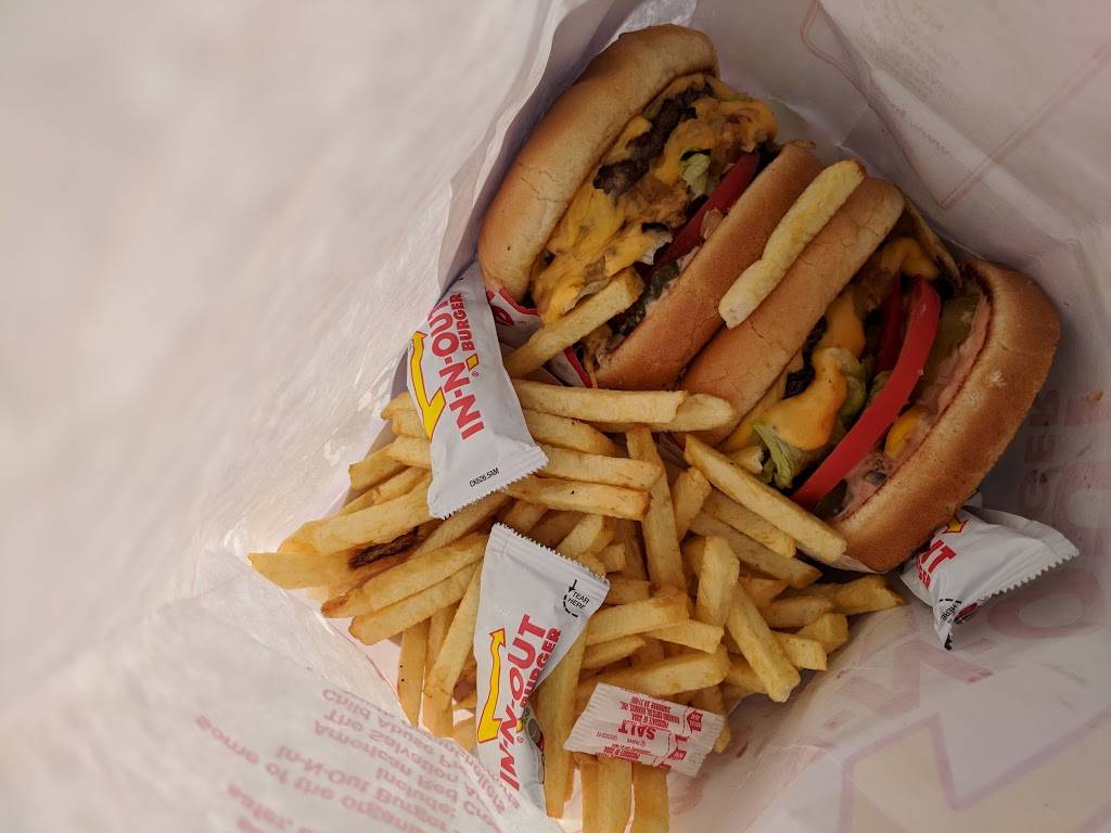 In-N-Out Burger | restaurant | 850 Groveland Ln, Lincoln, CA 95648, USA | 8007861000 OR +1 800-786-1000