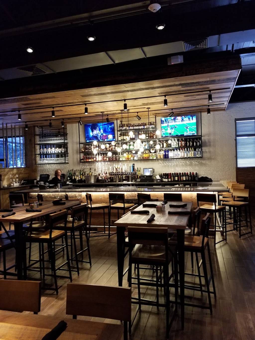 Harveys | restaurant | 424 S Gloster St, Tupelo, MS 38801, USA | 6628426763 OR +1 662-842-6763