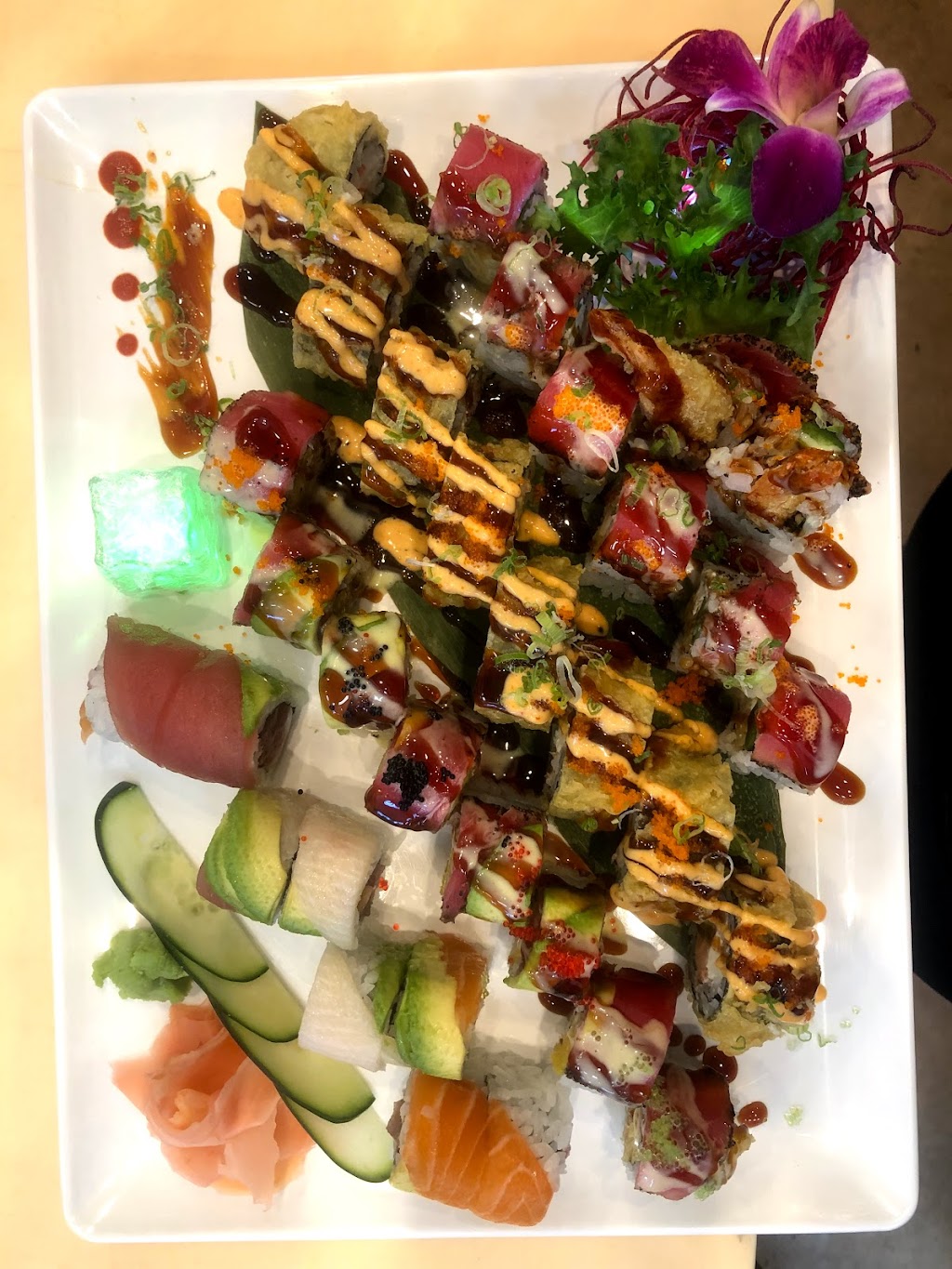 W & Z Asian Bistro & Sushi Bar | restaurant | 725 N Main #105E, Taylor, AZ 85939, USA | 9284570218 OR +1 928-457-0218