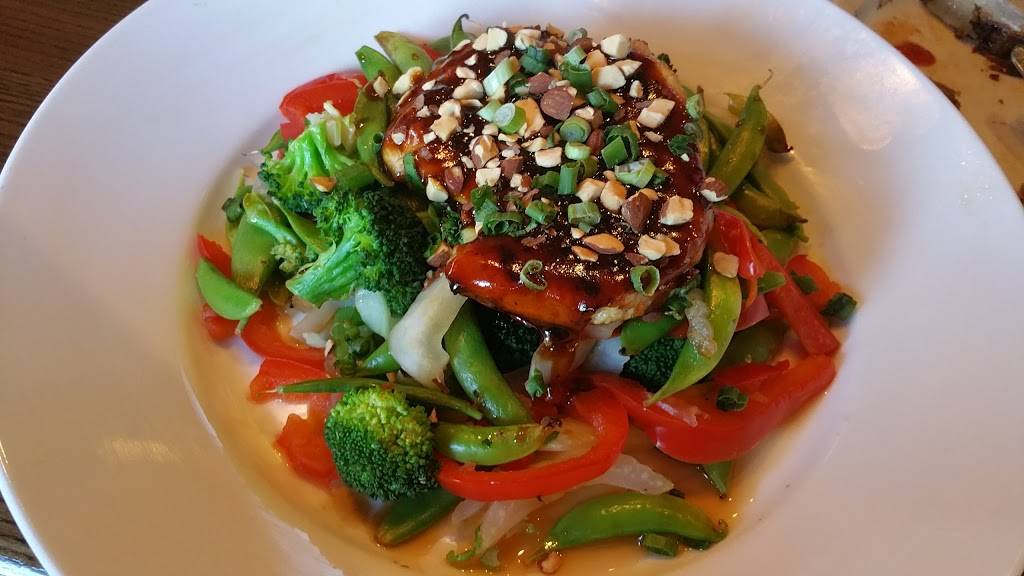 TGI Fridays | restaurant | 2582 Solomons Island Rd, Edgewater, MD 21037, USA | 4102244870 OR +1 410-224-4870