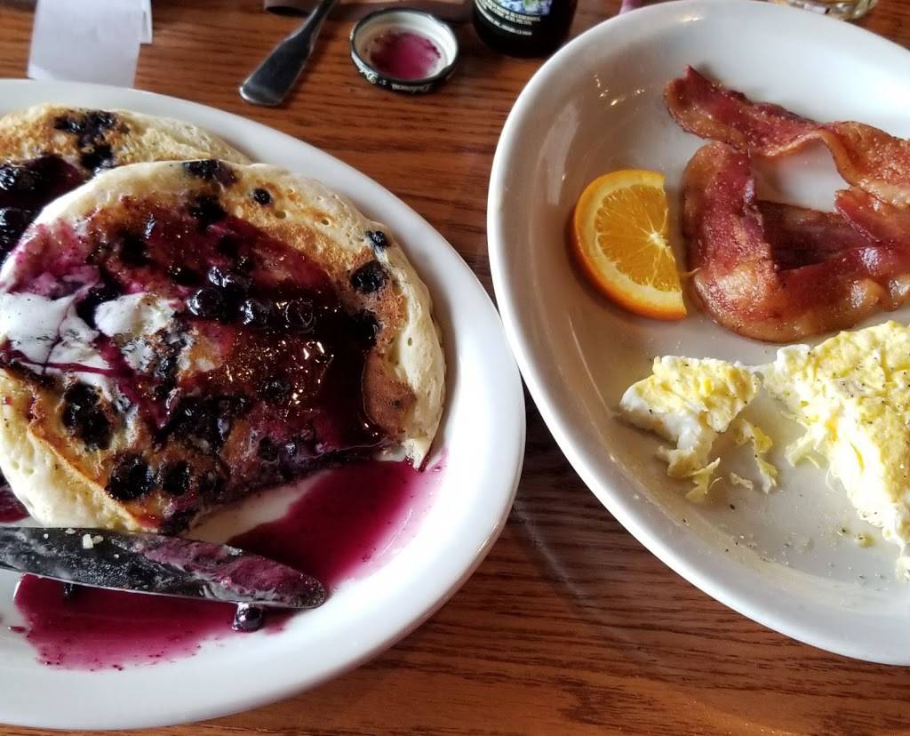 Cracker Barrel Old Country Store | restaurant | 13600 Wolfe Rd, New Freedom, PA 17349, USA | 7172354040 OR +1 717-235-4040