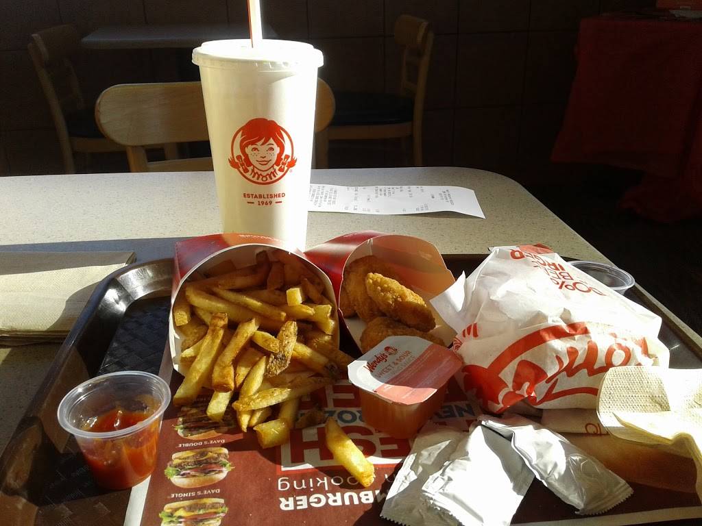 Wendys | restaurant | 2858 Fish Hatchery Rd, Fitchburg, WI 53713, USA | 6082741319 OR +1 608-274-1319