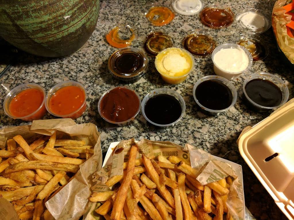 Wingstop | restaurant | 4725 Venice Blvd, Los Angeles, CA 90019, USA | 3236349460 OR +1 323-634-9460