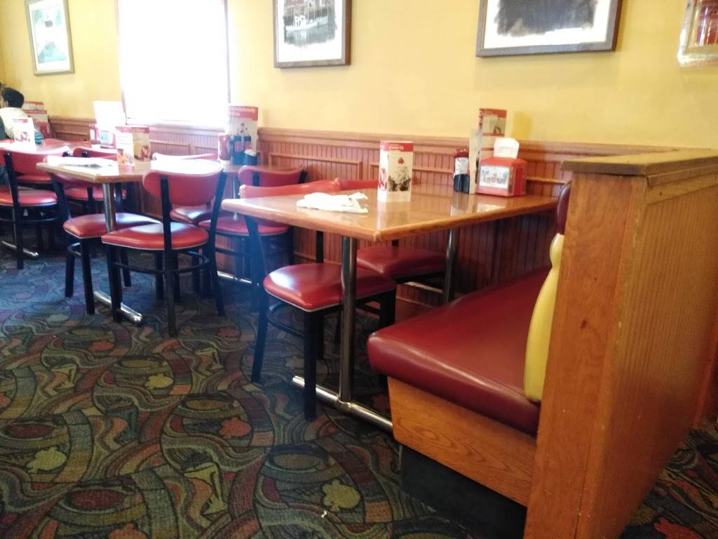 Friendlys | restaurant | 1 Harborside Dr Terminal A - Logan, Boston, MA 02128, USA | 6175616478 OR +1 617-561-6478