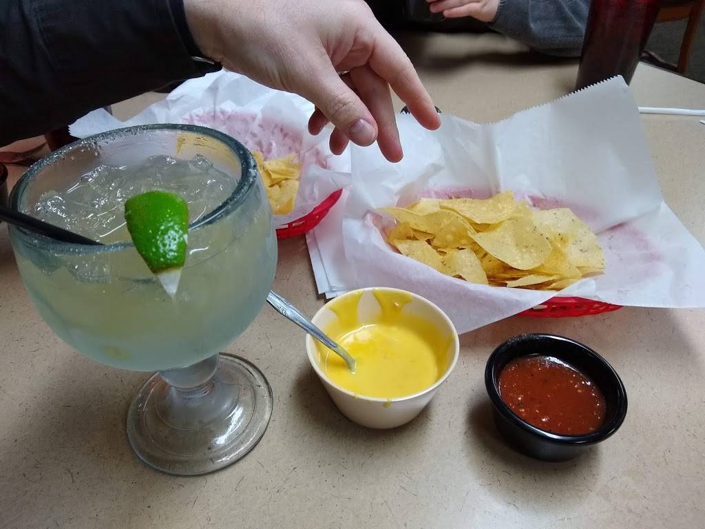 El Cerrito | restaurant | 8605 Jacksboro Hwy, Lakeside, TX 76135, USA | 6823164980 OR +1 682-316-4980