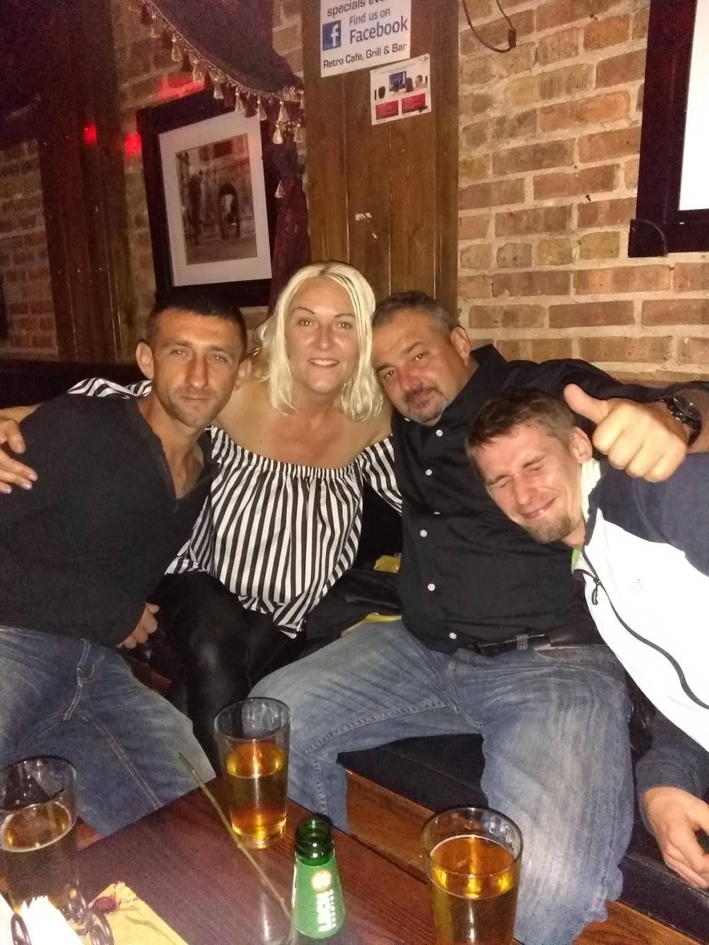 Retro Cafe and Restaurant | restaurant | 3246 N Central Ave, Chicago, IL 60634, USA | 7737777715 OR +1 773-777-7715