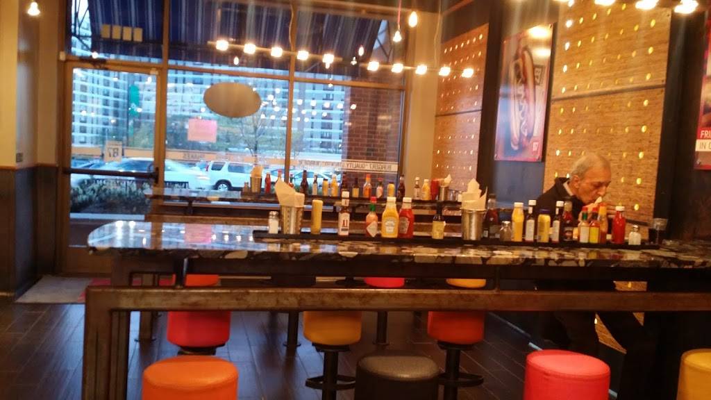 Burger 7 | restaurant | 4533 Duke St, Alexandria, VA 22304, USA | 5712578296 OR +1 571-257-8296