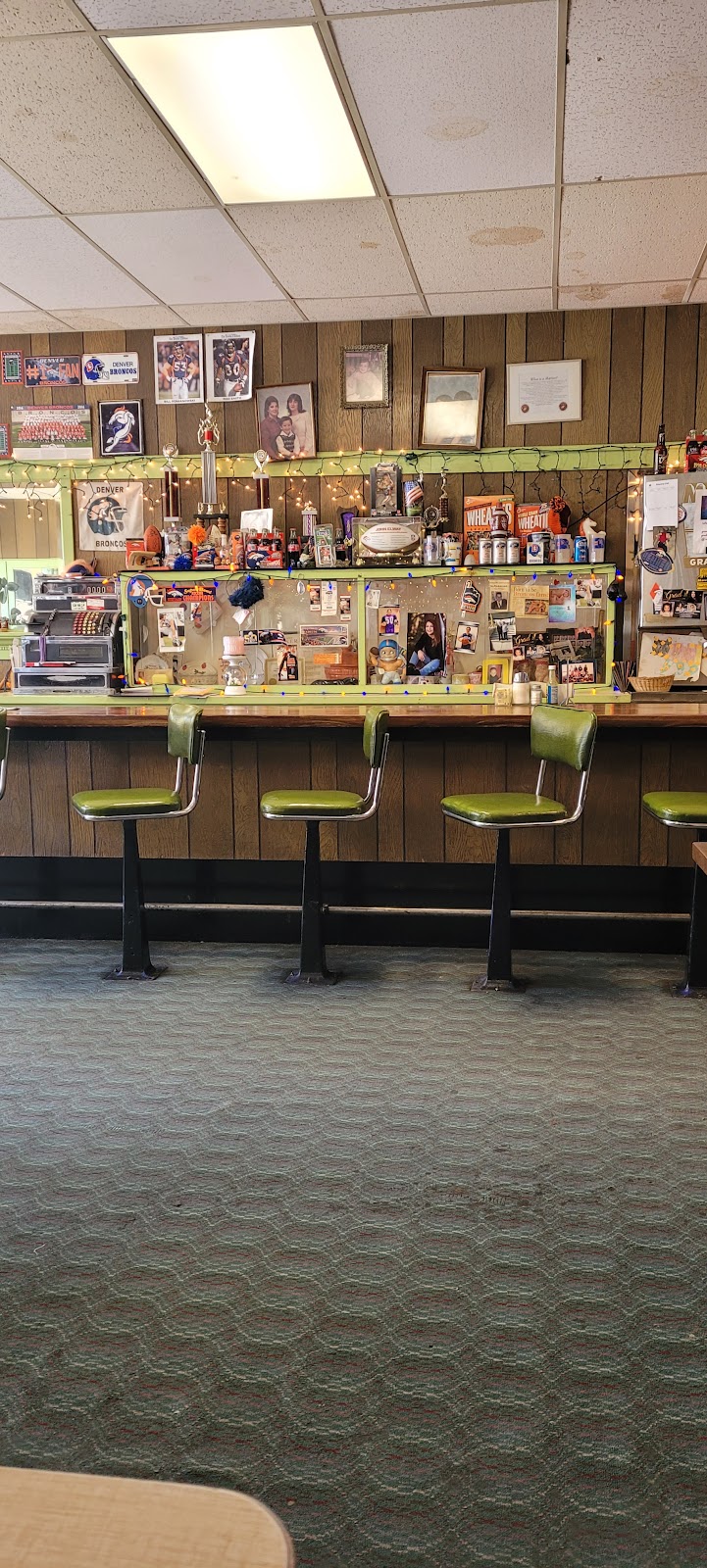 Alpine Rose Cafe | restaurant | 522 Main St, Walsenburg, CO 81089, USA | 7197381157 OR +1 719-738-1157