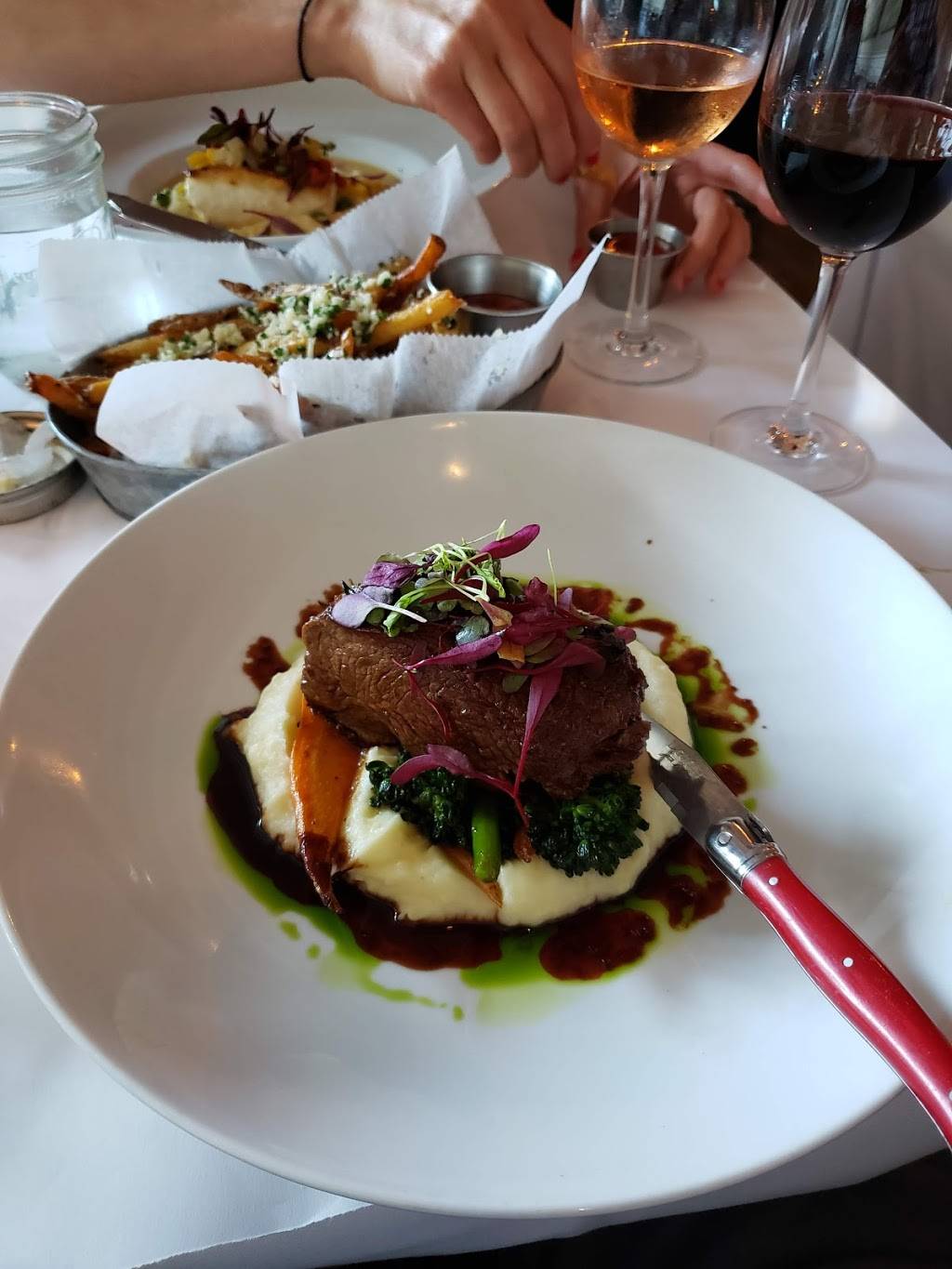 The Farmhouse | restaurant | 970 Great Plain Ave, Needham, MA 02492, USA | 7814496200 OR +1 781-449-6200