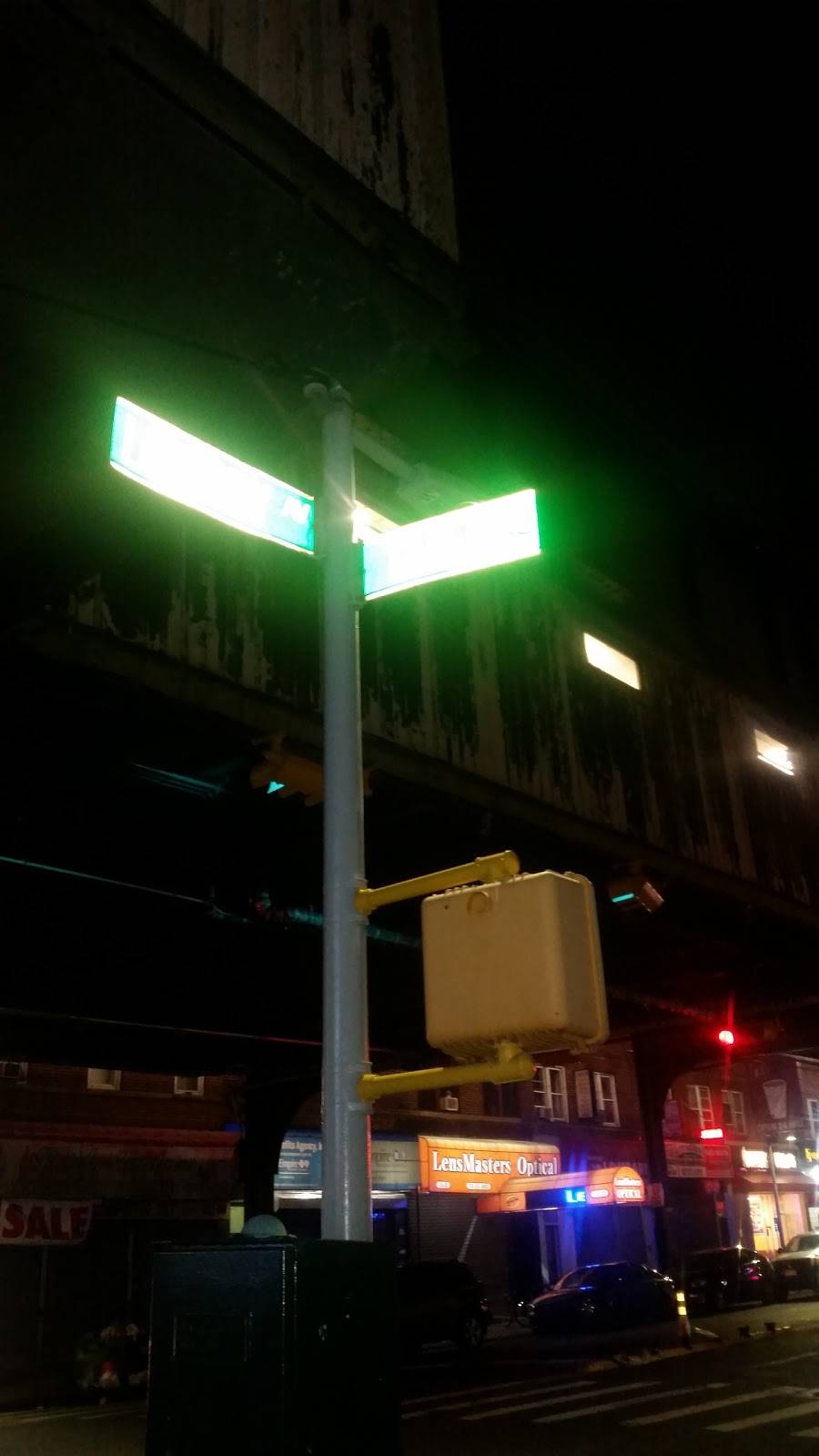 Sugaz | restaurant | 115-22 Liberty Ave, Jamaica, NY 11419, USA | 7183232453 OR +1 718-323-2453