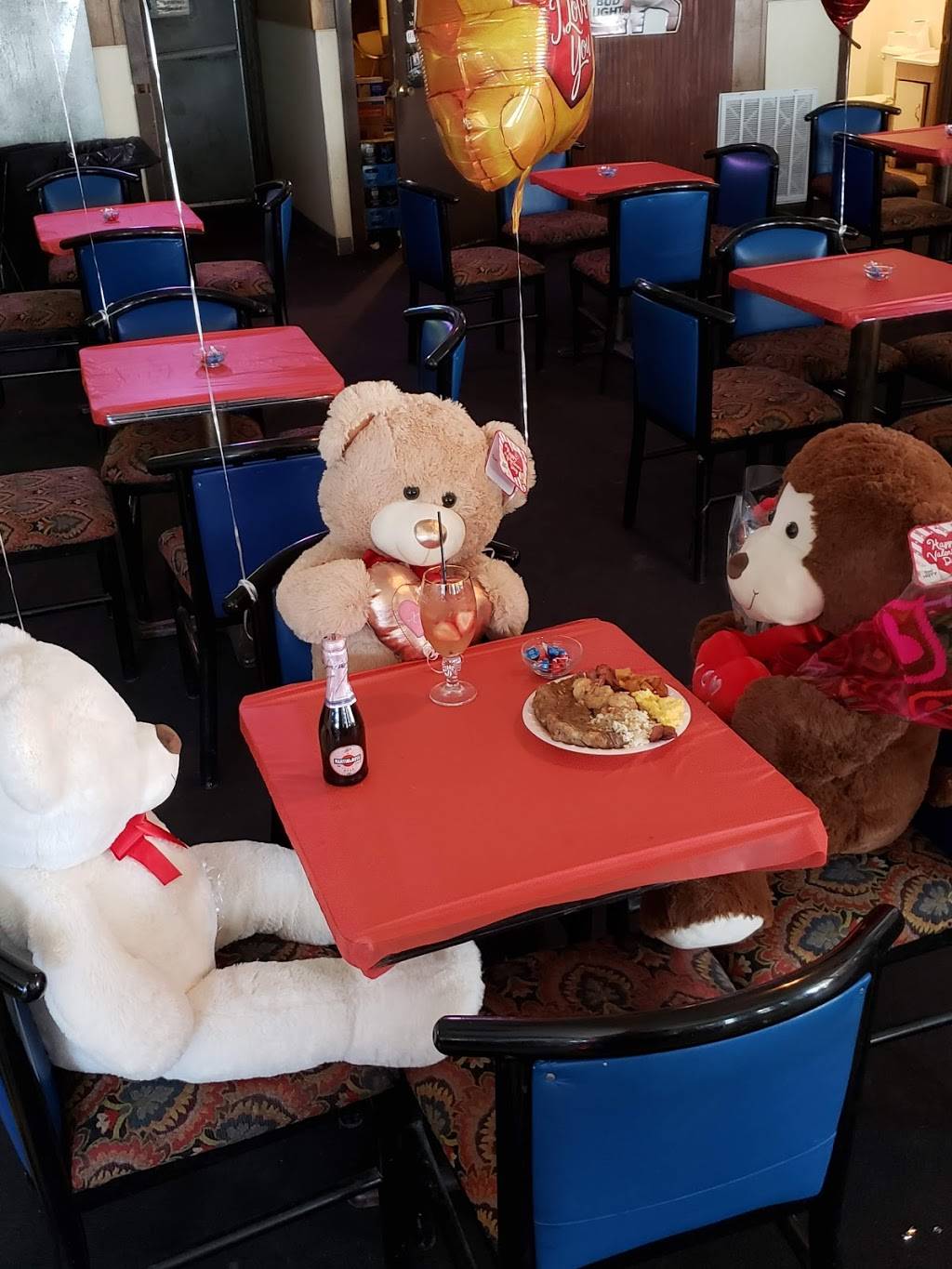 Bobs Bar & Grill | restaurant | 5709 Troost Ave, Kansas City, MO 64110, USA | 8165239111 OR +1 816-523-9111