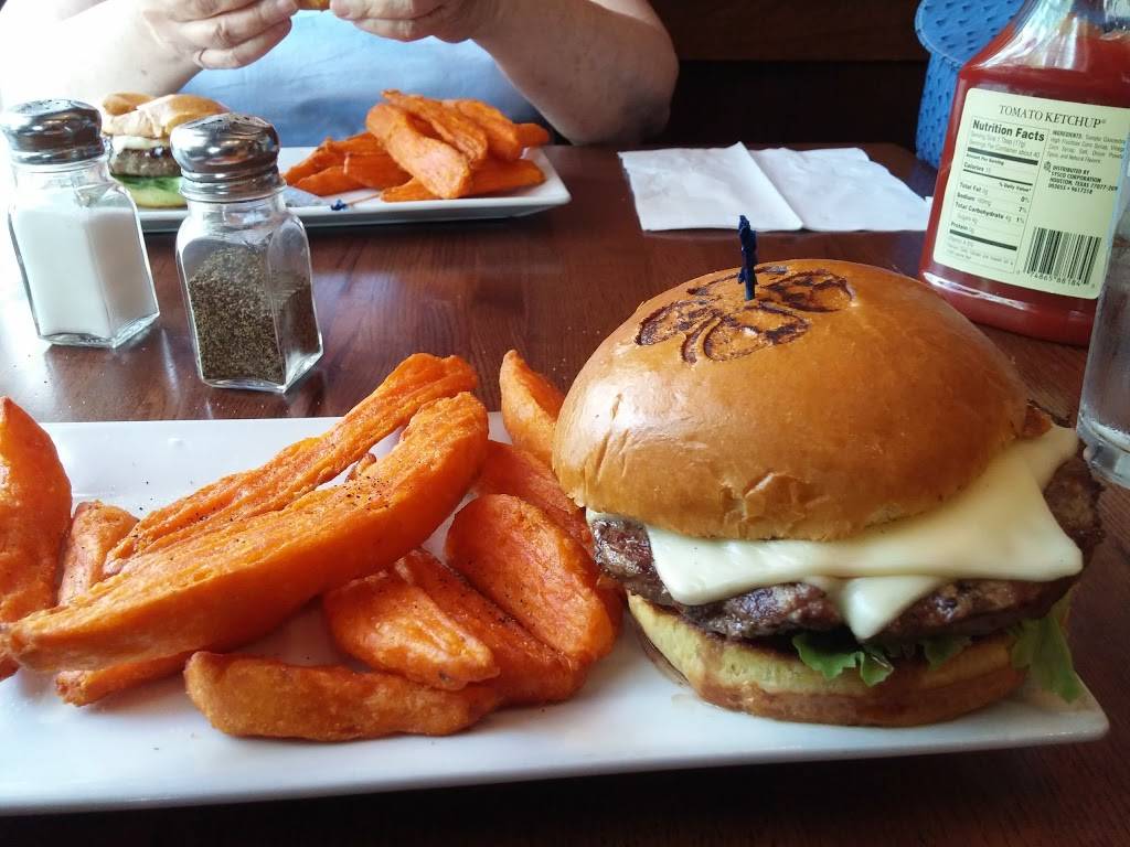 Liam Maguires Irish Pub | restaurant | 273 Main St, Falmouth, MA 02540, USA | 5085480285 OR +1 508-548-0285