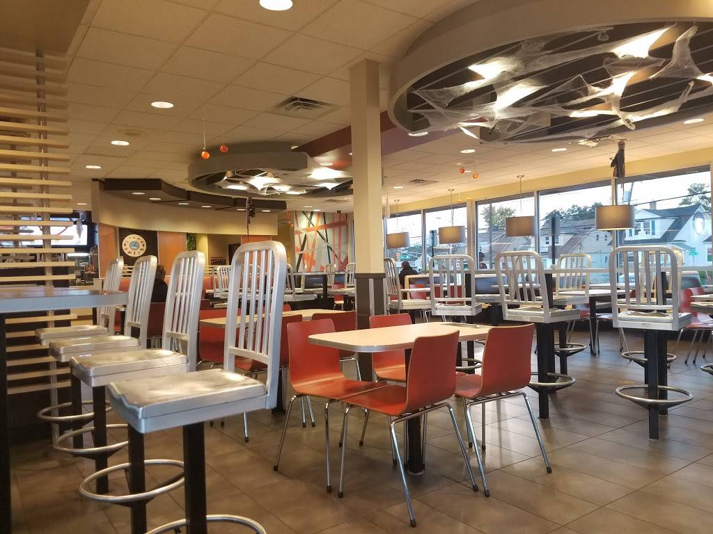 McDonalds | cafe | 600 Georges Rd, North Brunswick Township, NJ 08902, USA | 7322474774 OR +1 732-247-4774