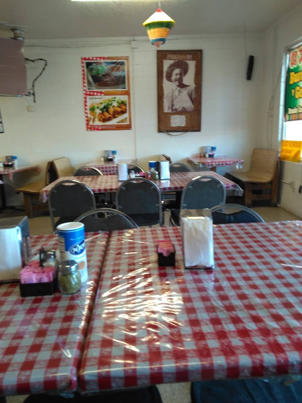 El Taco Riendo | restaurant | 1926 Isleta Blvd SW, Albuquerque, NM 87105, USA | 5052480207 OR +1 505-248-0207