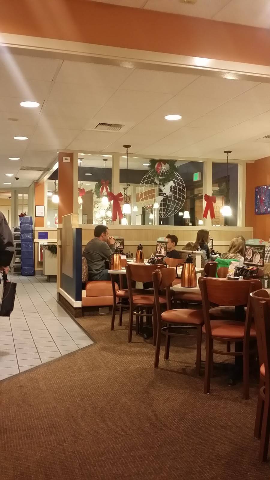 IHOP | restaurant | 11133 S Parker Rd, Parker, CO 80134, USA | 7208518121 OR +1 720-851-8121