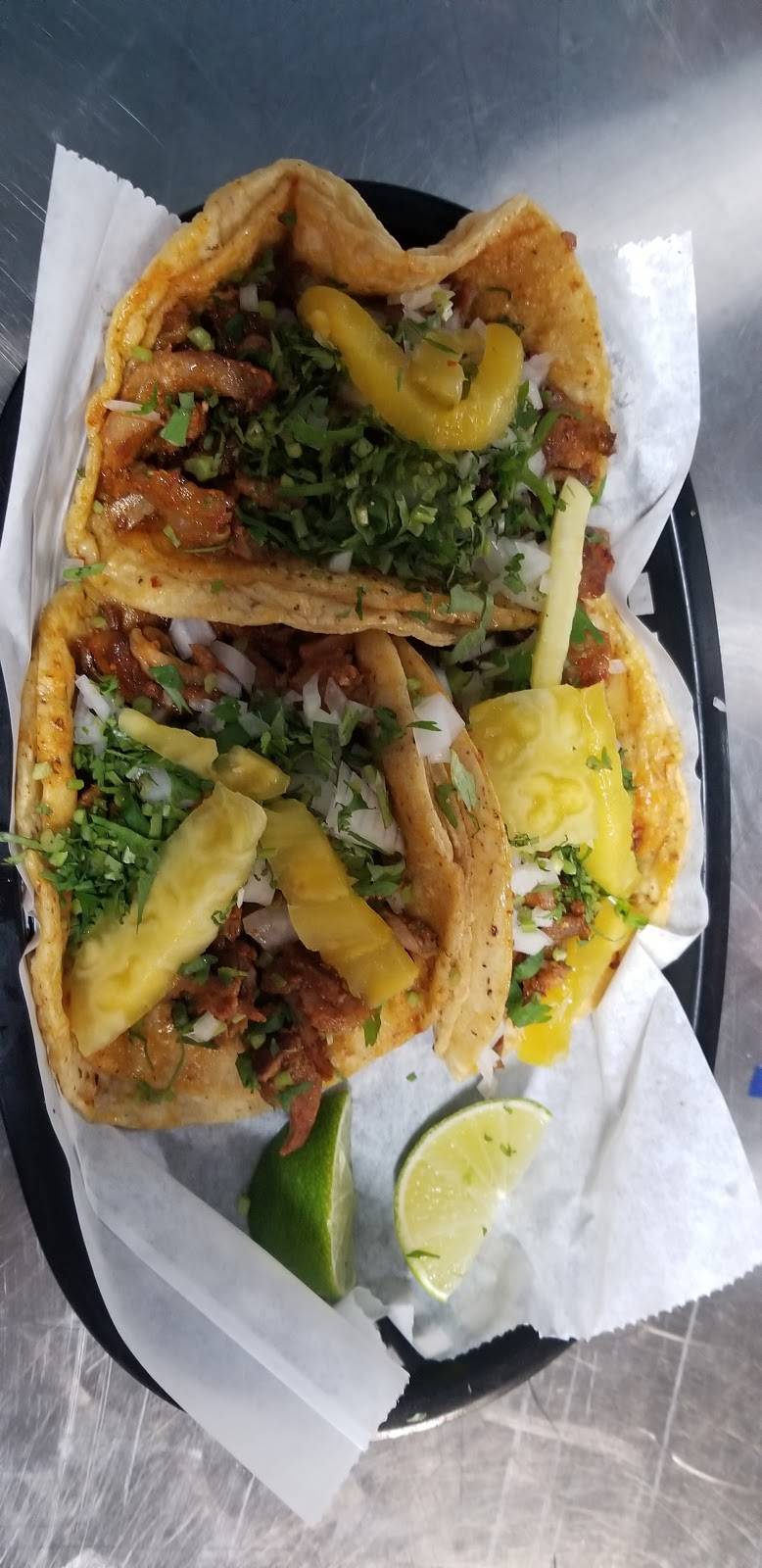 Tacos El Tio | restaurant | 3734 W Grand Ave, Chicago, IL 60651, USA | 7737724899 OR +1 773-772-4899