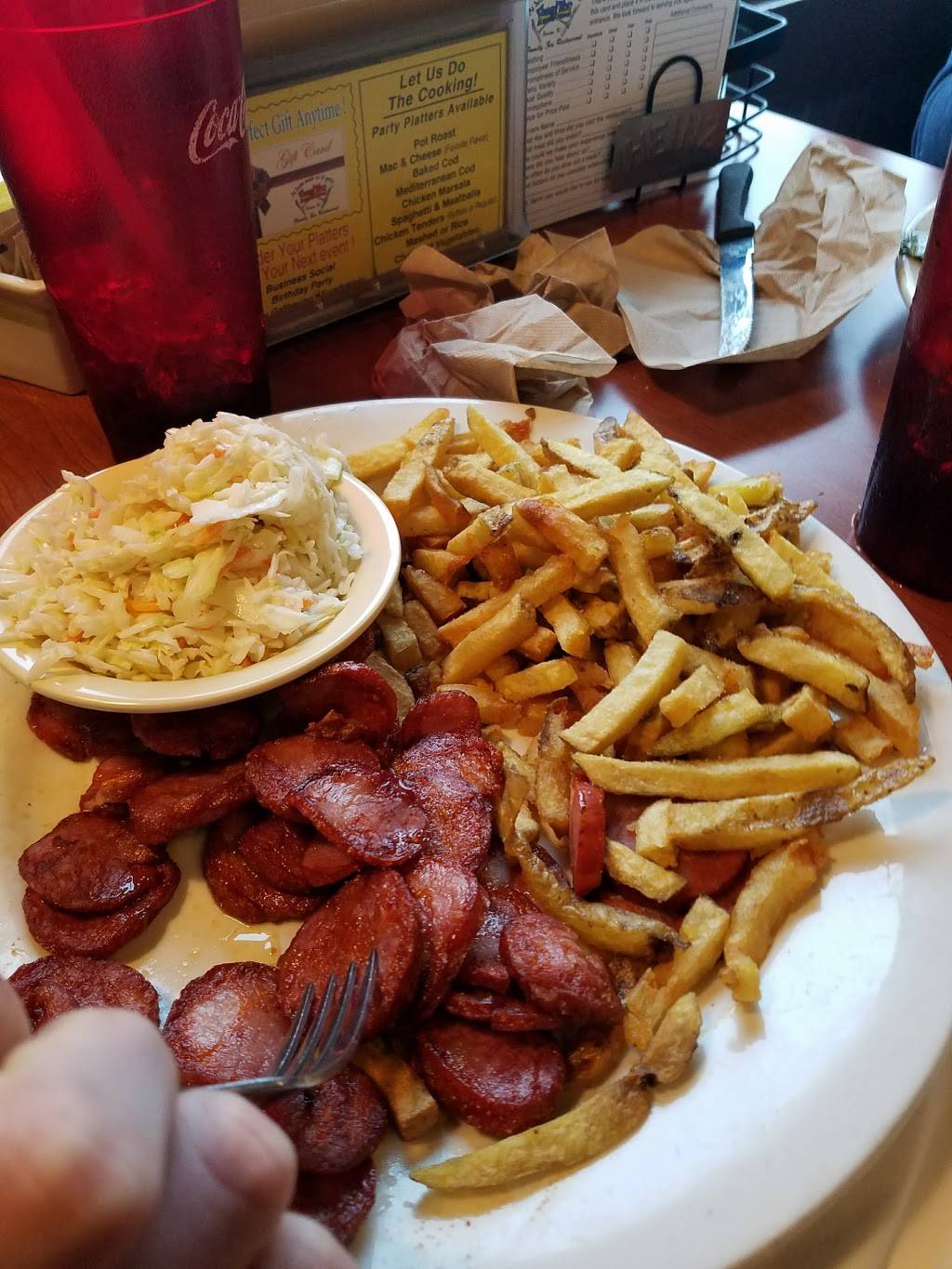 Family Ties | restaurant | 221 Main Rd, Tiverton, RI 02878, USA | 4016242321 OR +1 401-624-2321