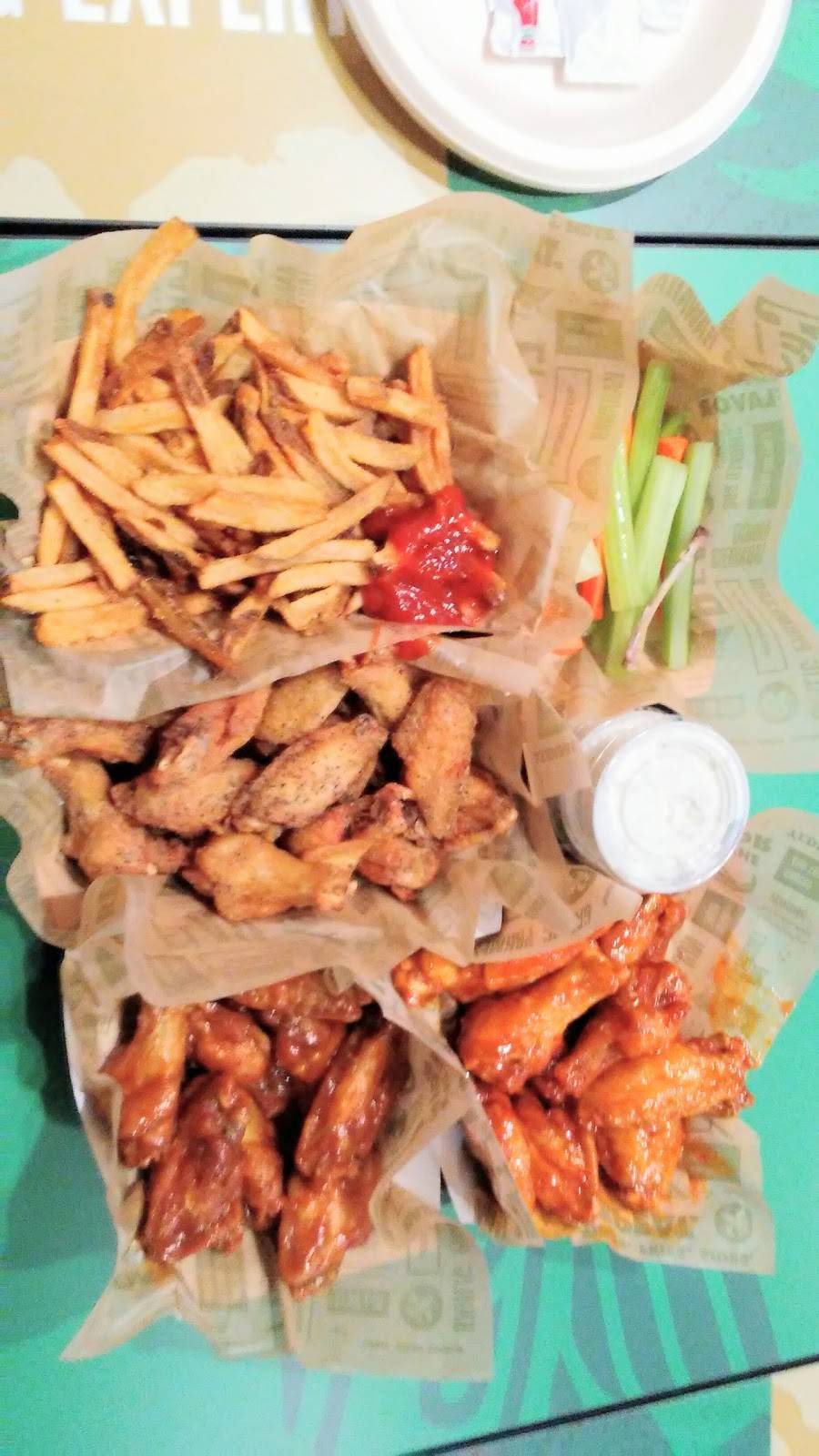 Wingstop | restaurant | 712 Gulfgate Center Mall, Houston, TX 77087, USA | 7136439464 OR +1 713-643-9464
